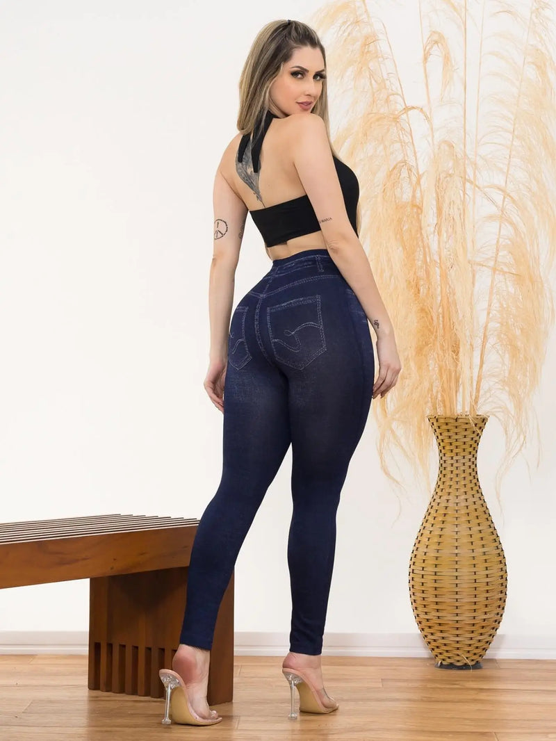 Calça feminina legging fake jeans, modelo levanta bumbum