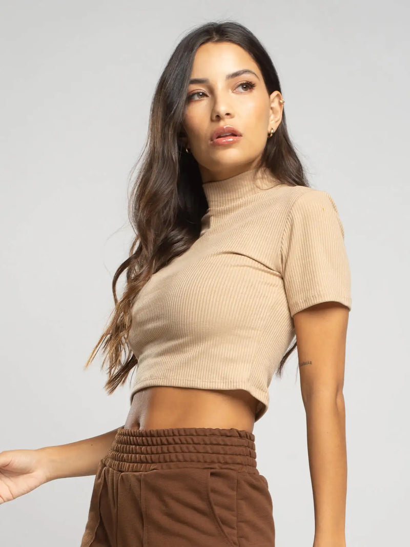 Cropped feminino, canelado com gola alta