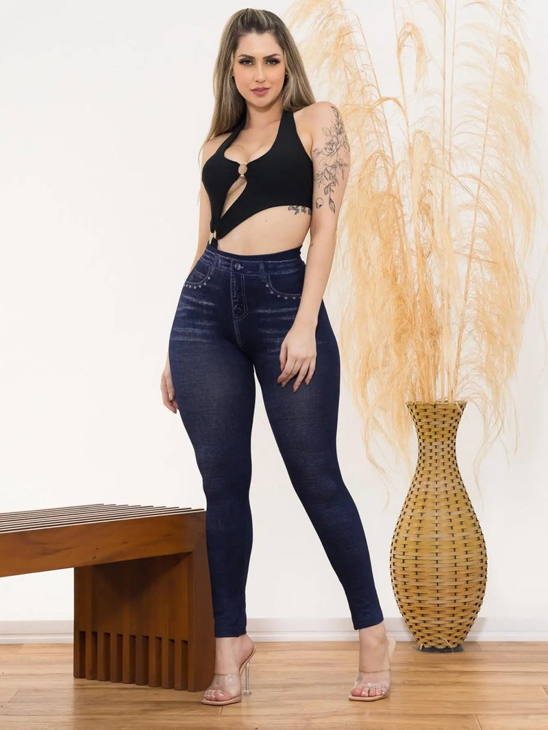 Calça feminina legging fake jeans, modelo levanta bumbum