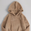 Casaco feminino, fechado com bolsos tipo canguru e capuz Teddy