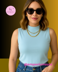 Blusa cavada, gola alta, sem mangas, modelagem T-shirt, conforto e versatilidade