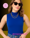 Blusa cavada, gola alta, sem mangas, modelagem T-shirt, conforto e versatilidade